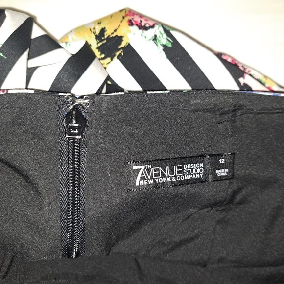 New York and Company Skirt - Picture 8 of 9